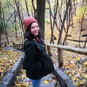 Meet your Posher, Emily